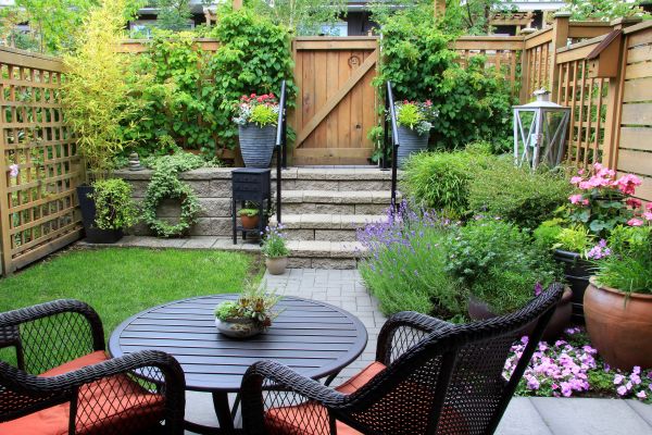 Small Yard Landscaping in Ponte Vedra Beach