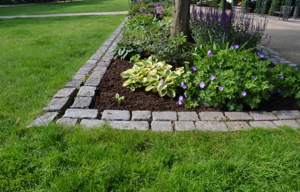 Flower Bed Mulching in Ponte Vedra Beach